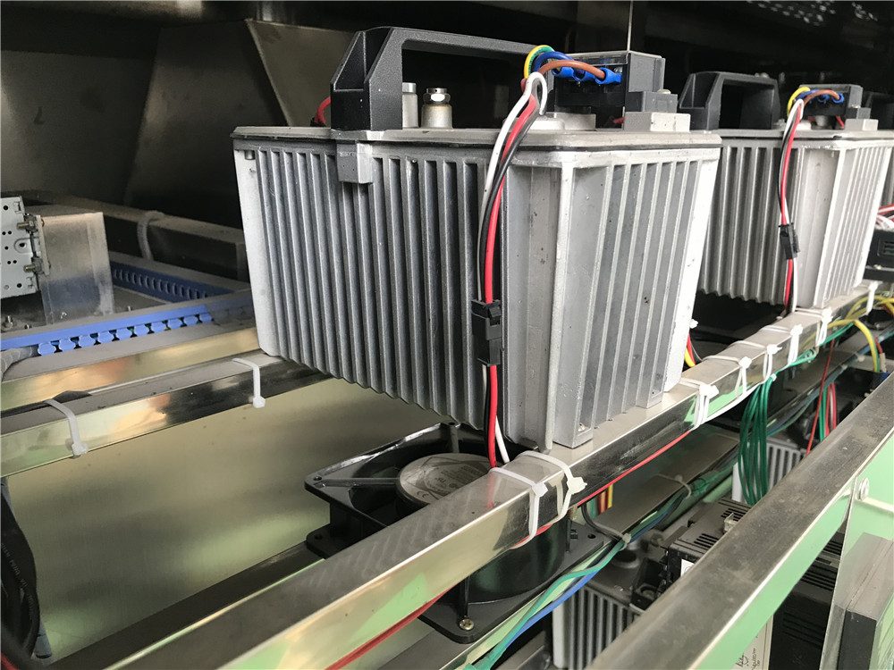 صنعتی سرنگ کنویئر بیلٹ مائکروویو خشک کرنے اور جراثیم سے پاک کرنے والی مشین (7)